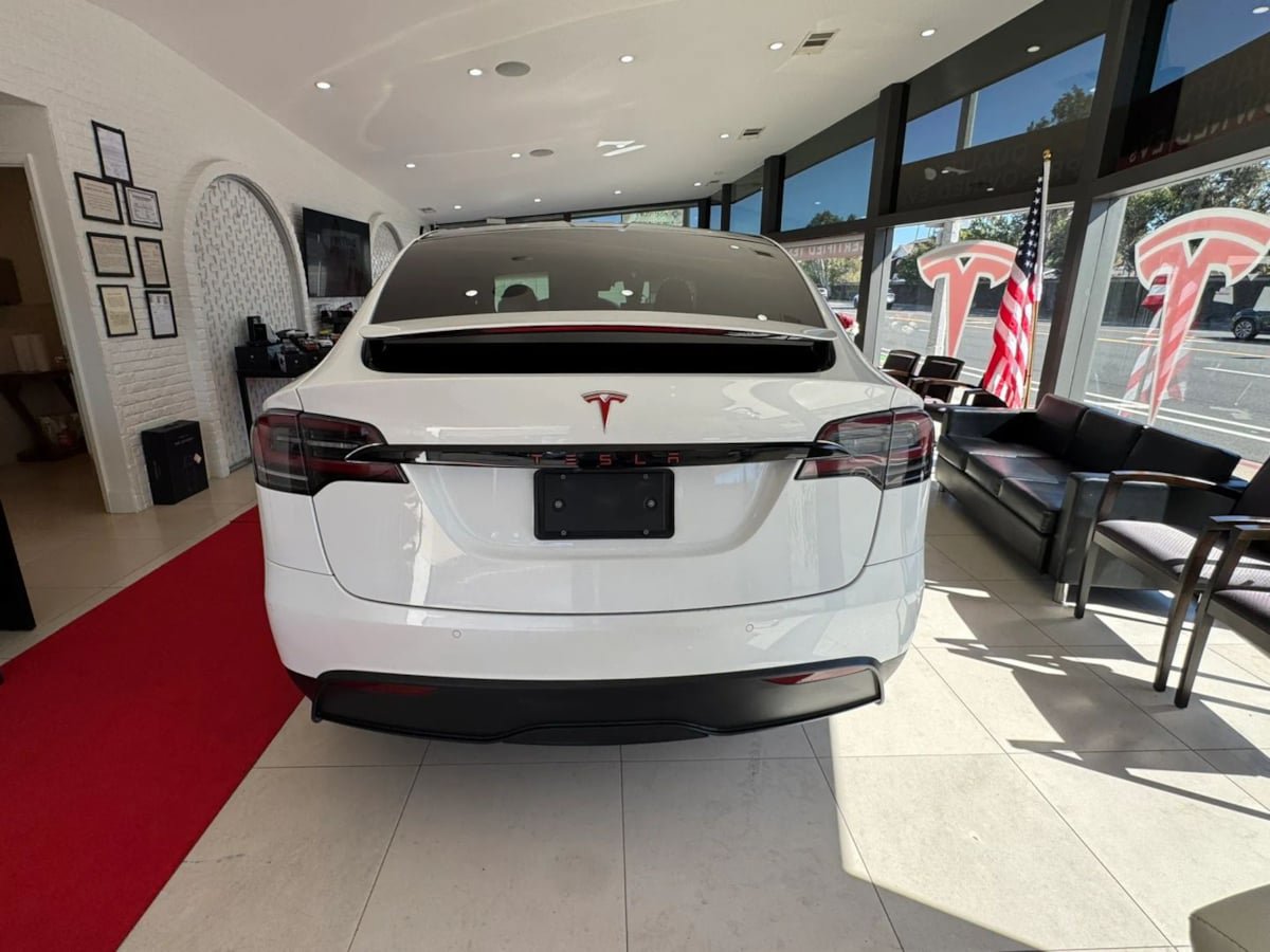 Used 2022 Tesla Model X AWD/4WD image 14