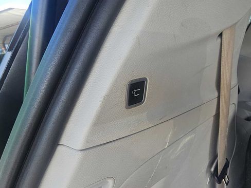 Used 2018 Chrysler Pacifica Touring-L w/ Advanced Safetytec Group FWD image 12