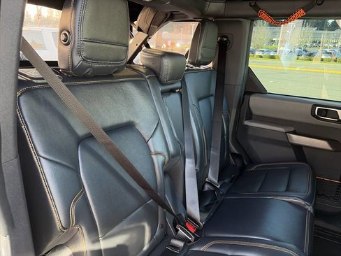 Used 2021 Ford Bronco Badlands image 24