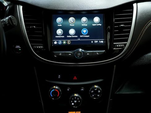 Used 2018 Chevrolet Trax LT w/ LT Convenience Package image 17