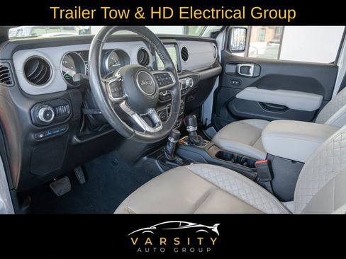 Used 2022 Jeep Wrangler Unlimited Sahara image 9