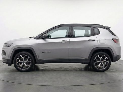 Used 2025 Jeep Compass Limited AWD/4WD image 5