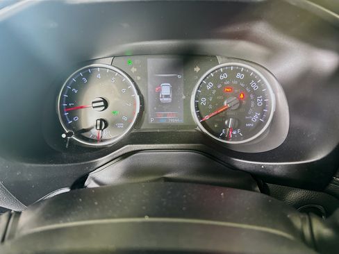 Used 2020 Toyota RAV4 XLE FWD image 19