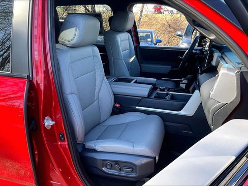 Used 2025 Toyota Tundra Limited image 8