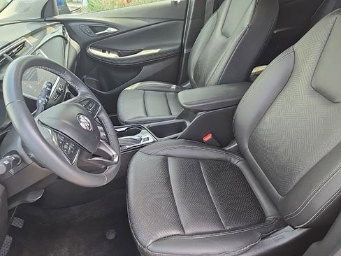 Used 2023 Buick Encore GX Essence w/ Experience Buick Package FWD image 23