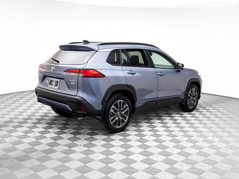 Used 2026 Toyota Corolla Cross XLE image 5