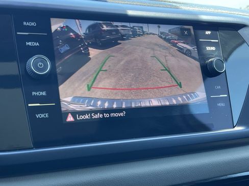 Certified 2023 Volkswagen Taos SE w/ Panoramic Sunroof Package FWD image 14