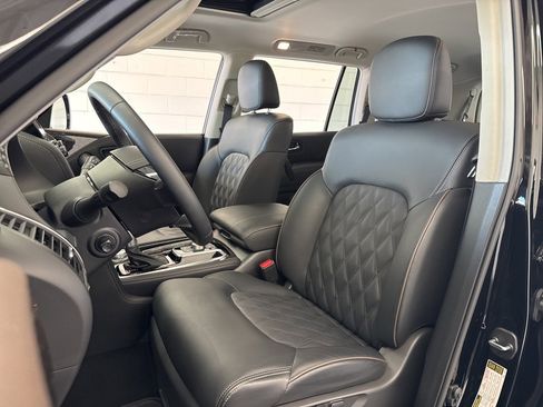 Used 2024 Nissan Armada Platinum w/ Captain's Chairs Package image 18