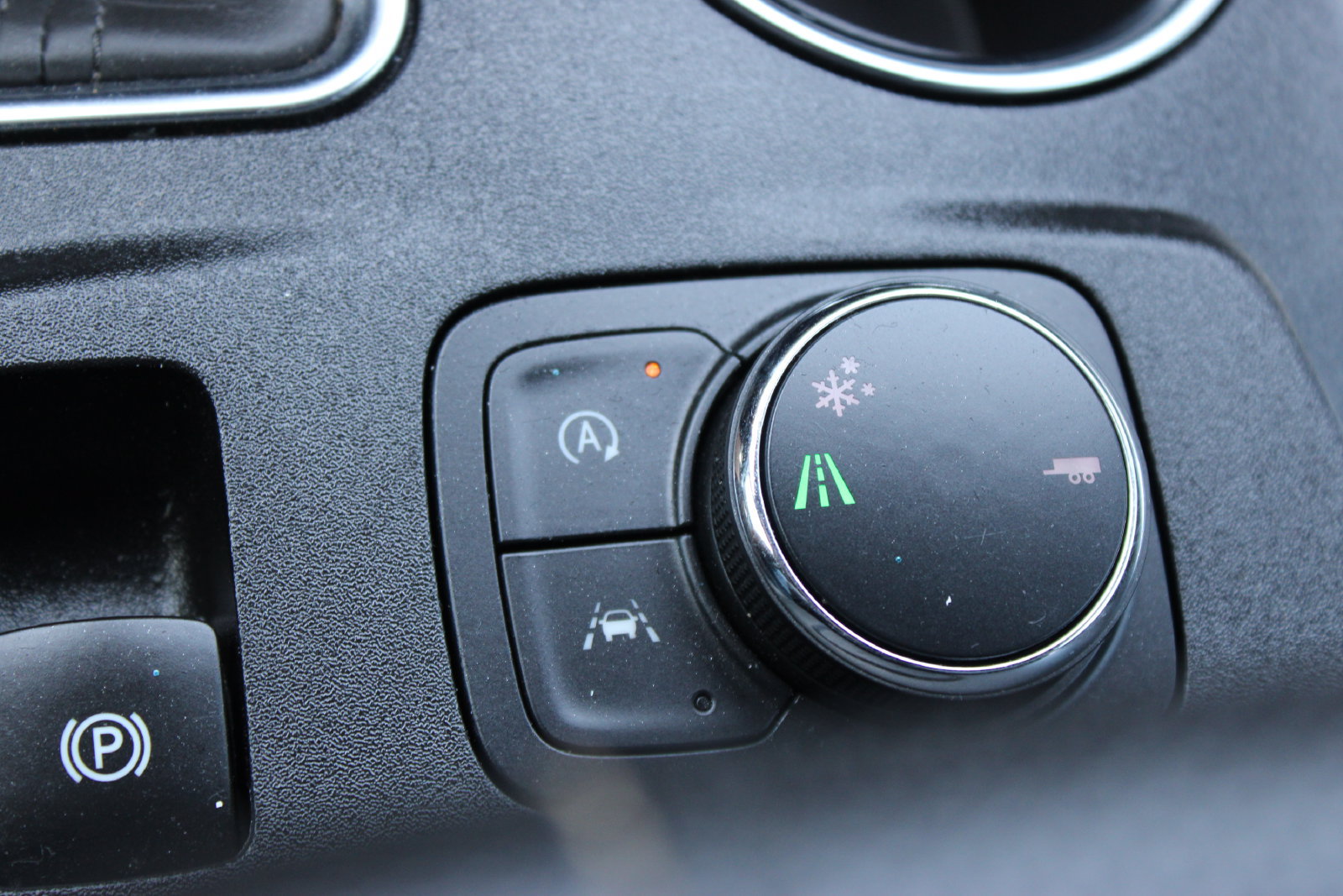Used 2023 Chevrolet Traverse Premier w/ Redline Edition FWD image 19