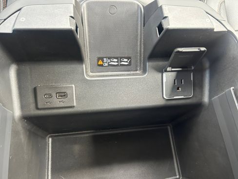 Used 2023 GMC Sierra 1500 AT4 w/ AT4 Premium Package AWD/4WD image 19