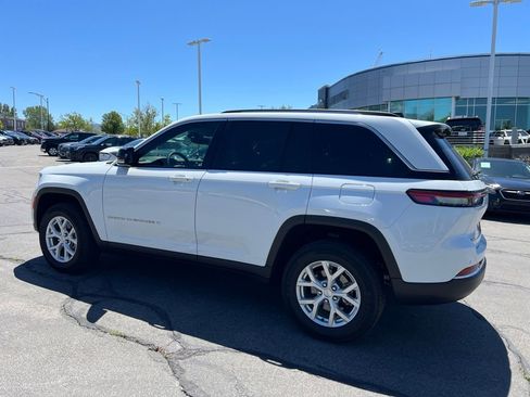 Used 2023 Jeep Grand Cherokee Limited AWD/4WD image 4