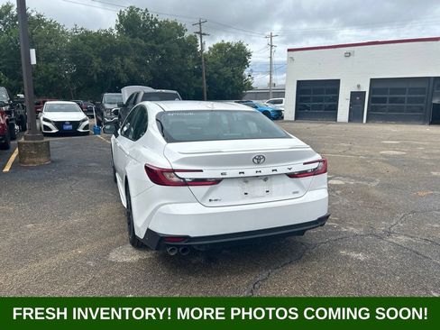 Used 2025 Toyota Camry SE FWD image 4