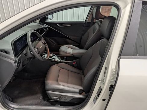 Used 2024 Kia Niro Wind FWD image 13