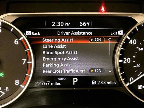 Used 2023 Nissan Rogue SV image 34