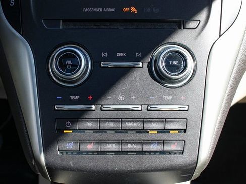 Used 2017 Lincoln MKC Reserve w/ Lincoln MKC Climate Package image 21