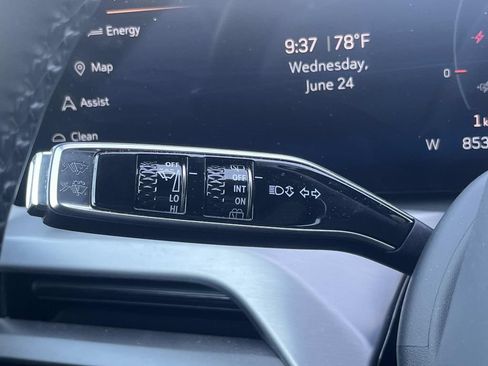 Used 2026 Cadillac Vistiq Sport w/ LPO, Floor Liner Package AWD/4WD image 31