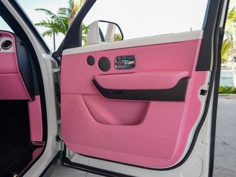 Used 2024 Rolls-Royce Cullinan image 78