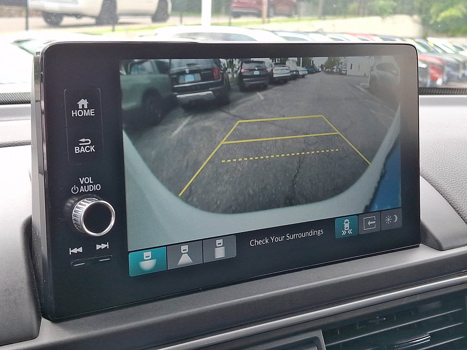 Used 2024 Honda Pilot Touring image 18