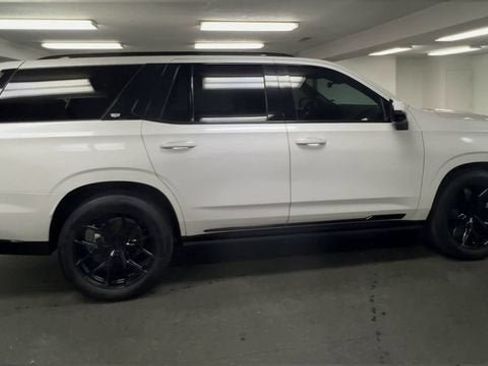 Used 2023 Cadillac Escalade Sport Platinum w/ LPO, ONYX Package AWD/4WD image 9