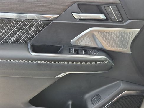 Used 2025 GMC Acadia Denali w/ Super Cruise Package image 22