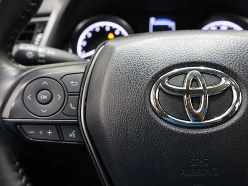 Used 2022 Toyota Camry SE image 17