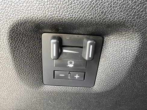 Used 2012 Chevrolet Tahoe LTZ AWD/4WD image 21