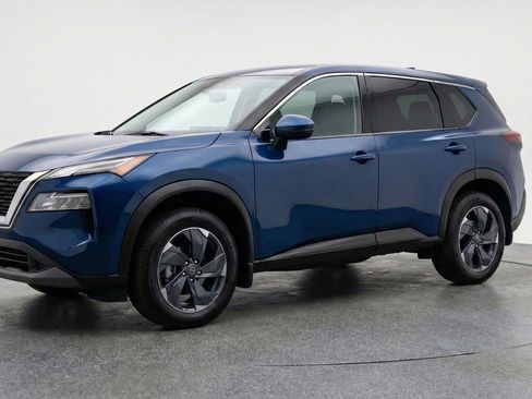 Used 2025 Nissan Rogue SV image 3