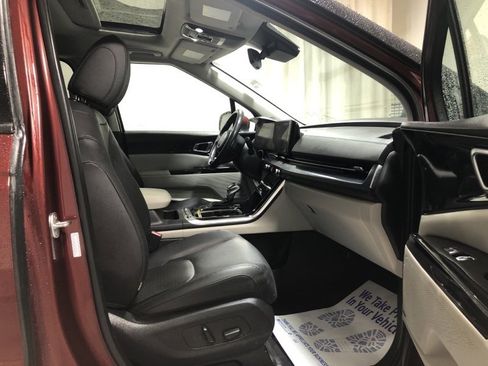 Used 2024 Kia Carnival SX Prestige image 14