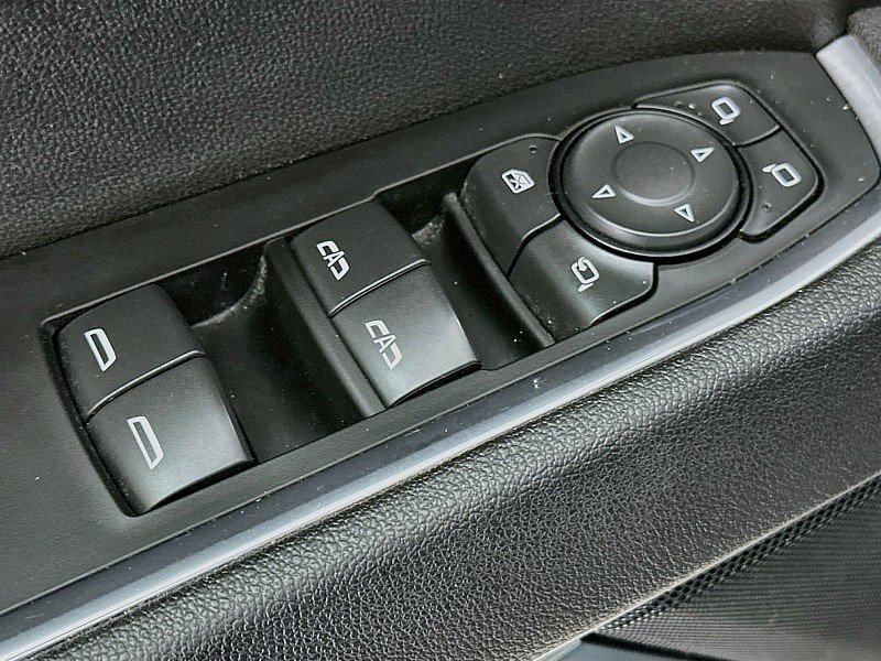 Used 2025 GMC Sierra 1500 SLT AWD/4WD image 18