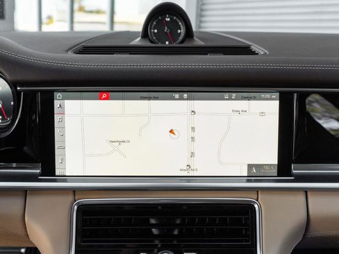 Used 2018 Porsche Panamera 4S image 22