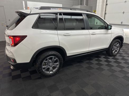 Used 2024 Honda Passport TrailSport image 11