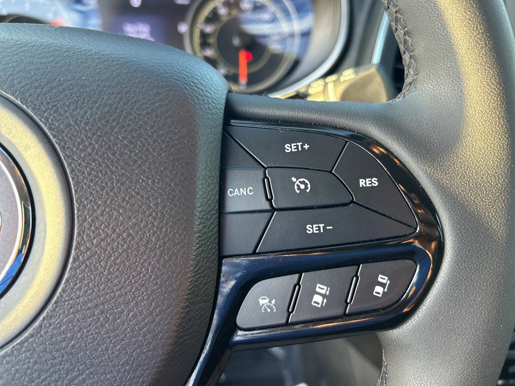 Certified 2023 Jeep Cherokee Altitude Lux AWD/4WD image 48