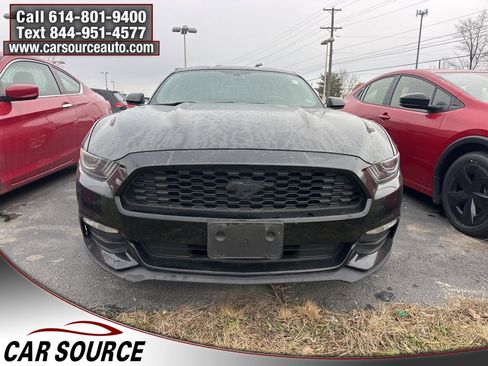 Used 2017 Ford Mustang V6 image 2