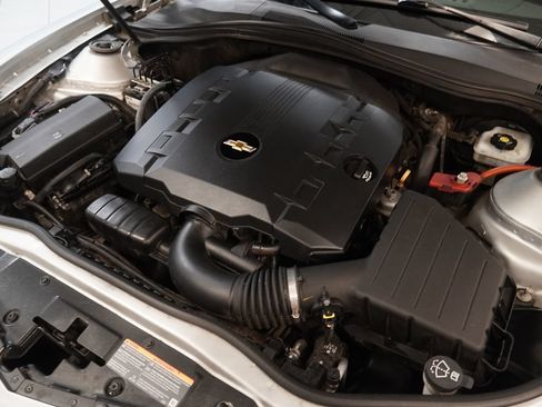 Used 2010 Chevrolet Camaro LT RWD image 16