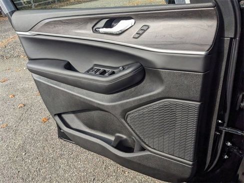 New 2025 Jeep Grand Cherokee Limited image 20