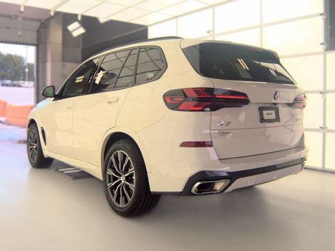 Used 2024 BMW X5 xDrive40i w/ M Sport Package AWD/4WD image 6