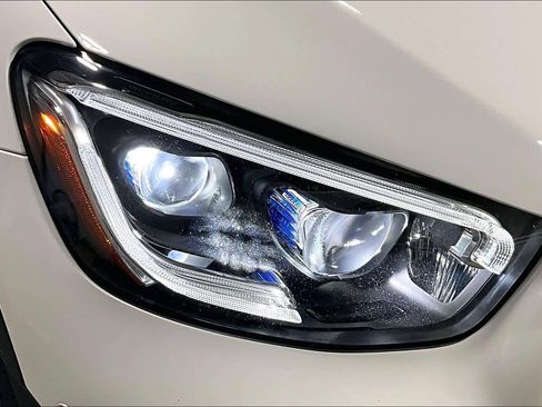 Used 2021 Mercedes-Benz GLC 300 4MATIC image 27