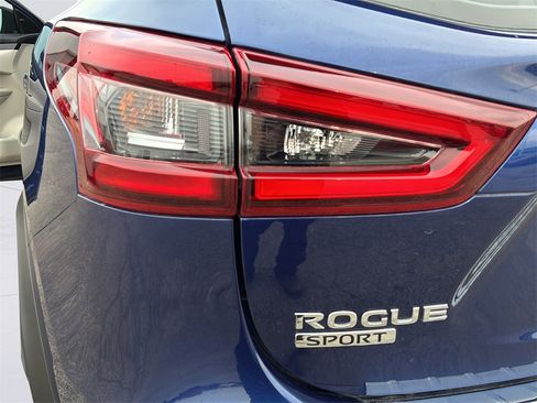 Used 2021 Nissan Rogue Sport SV image 38