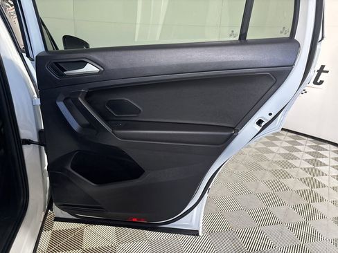 Used 2021 Volkswagen Tiguan SE R-Line image 26