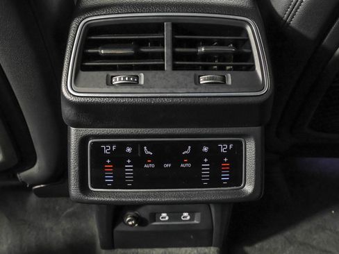 Used 2022 Audi e-tron Premium w/ Convenience Plus Package image 39