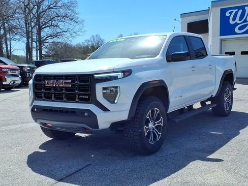 Used 2023 GMC Canyon AT4 w/ Technology Package AWD/4WD image 3