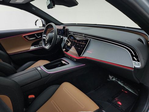 Used 2025 Mercedes-Benz E 53 AMG e 4MATIC Sedan image 27