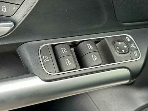 Used 2025 Mercedes-Benz GLA 250 image 14