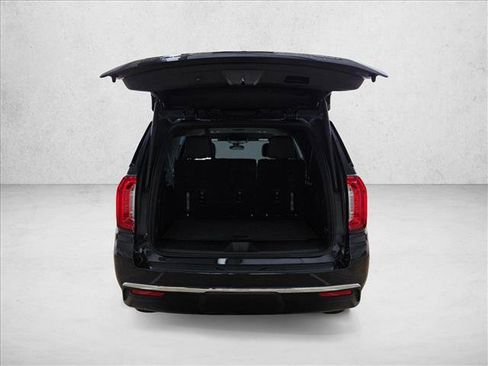 Used 2024 GMC Yukon XL SLT RWD image 6