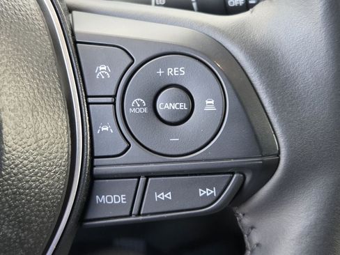 Used 2026 Toyota Corolla Cross LE FWD image 23