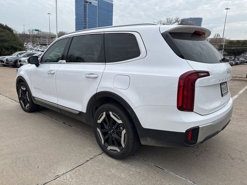 Used 2024 Kia Telluride S w/ S Sunroof Package image 3