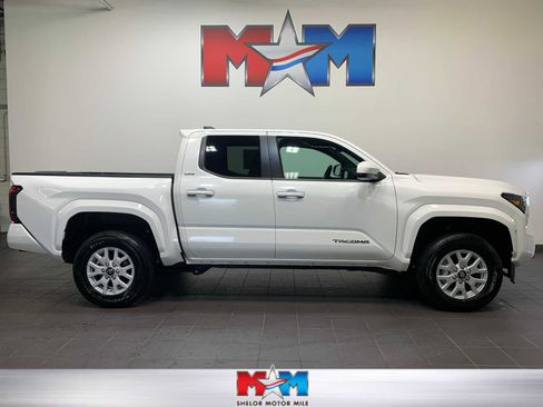 Used 2024 Toyota Tacoma SR5 image 1