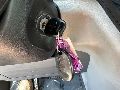 Used 2020 Toyota Sienna LE FWD image 35