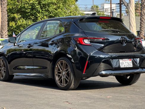 Certified 2025 Toyota Corolla Hatchback w/ SE Package FWD image 6