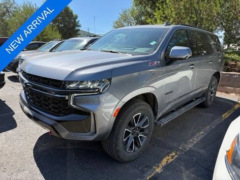 Used 2022 Chevrolet Tahoe Z71 w/ Luxury Package AWD/4WD image 3